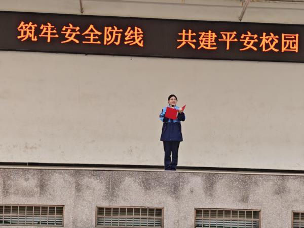 W(xu)폈oM(jn)ԡA(y)У@ CУ@}ć(gu)v.jpg